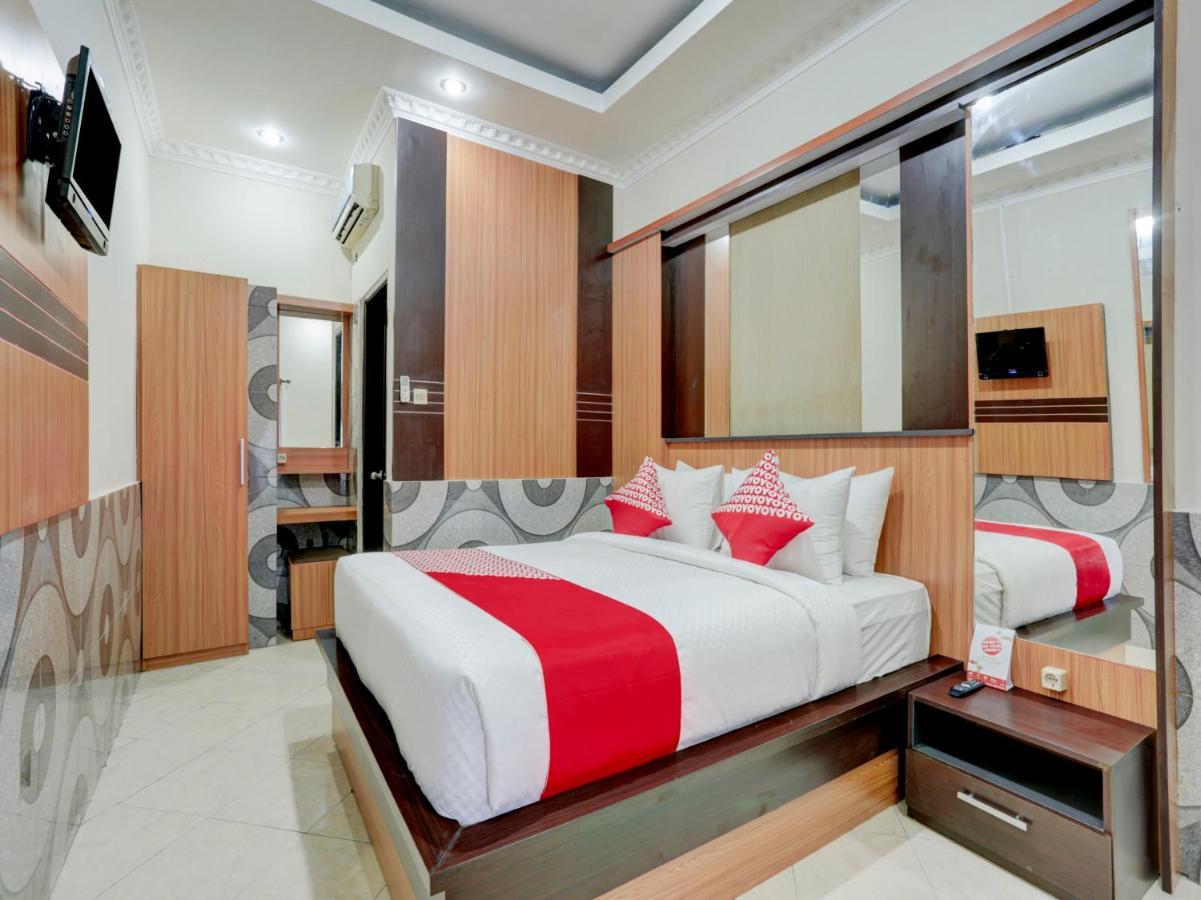 Oyo 90131 Liberty Guest House Sempidi Exterior photo