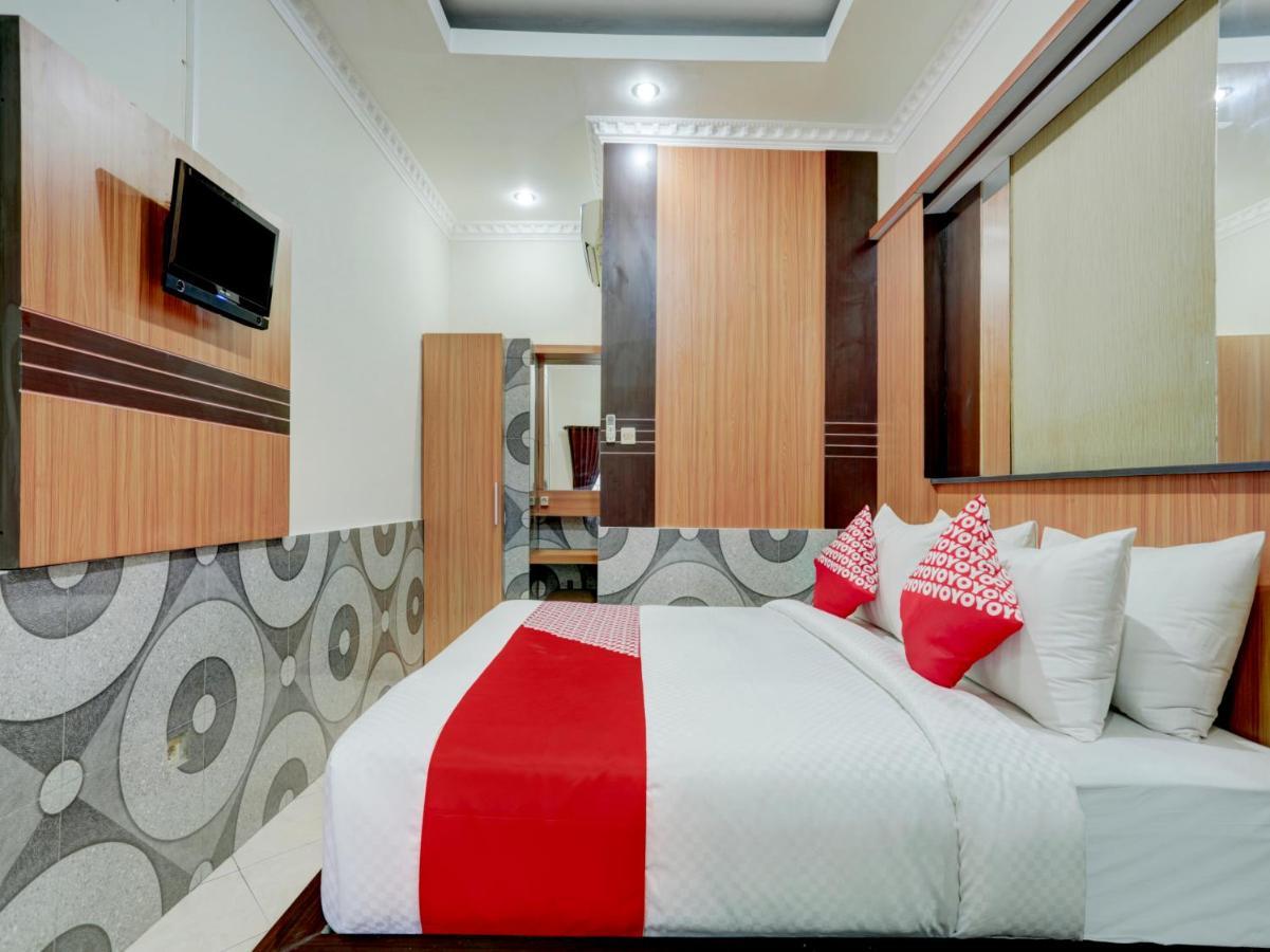 Oyo 90131 Liberty Guest House Sempidi Exterior photo