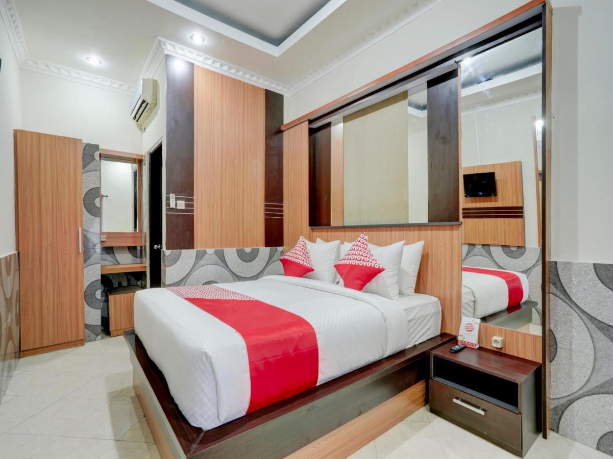 Oyo 90131 Liberty Guest House Sempidi Exterior photo