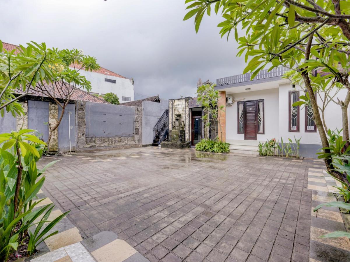Oyo 90131 Liberty Guest House Sempidi Exterior photo