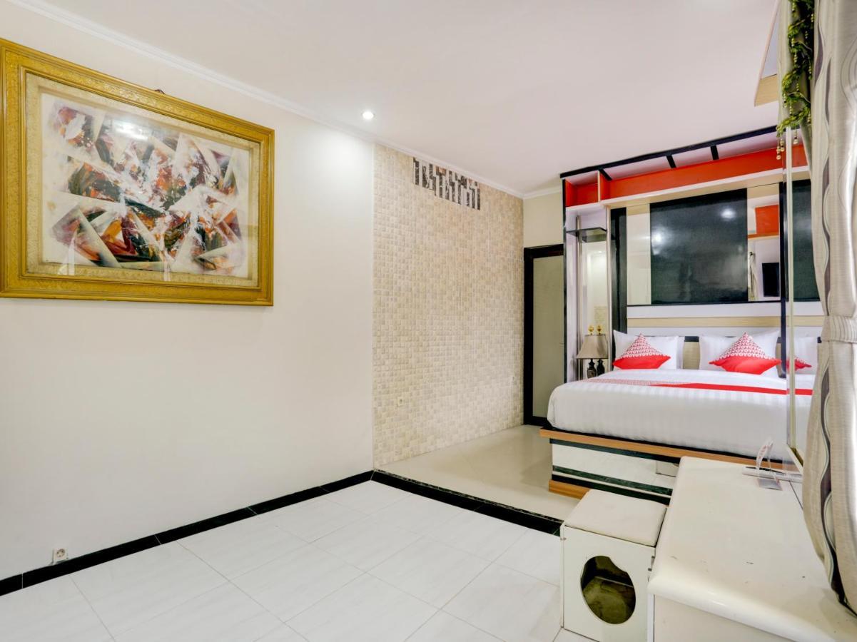 Oyo 90131 Liberty Guest House Sempidi Exterior photo