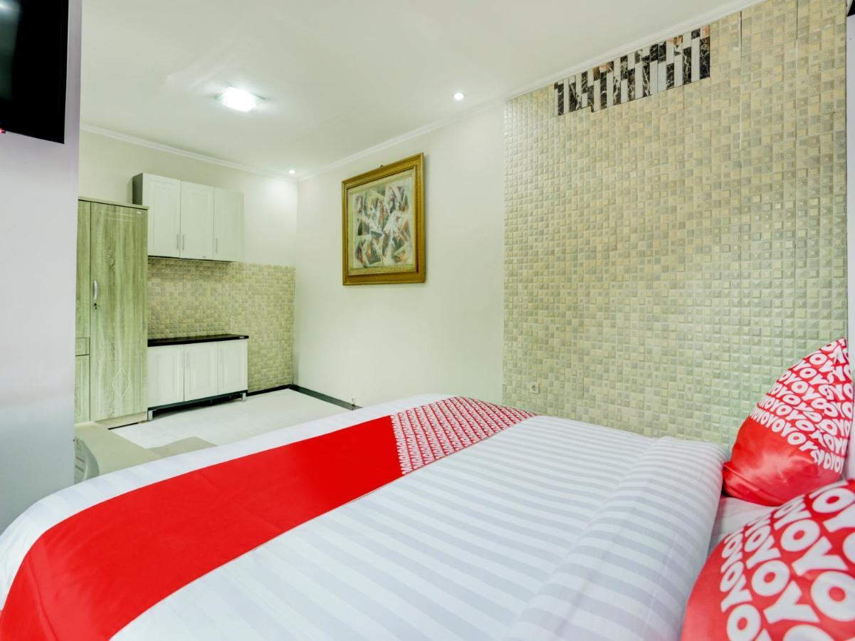Oyo 90131 Liberty Guest House Sempidi Exterior photo